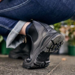 Studded Boots Blundstone Chealsea -StepStrong Boots blundstone 2240 2